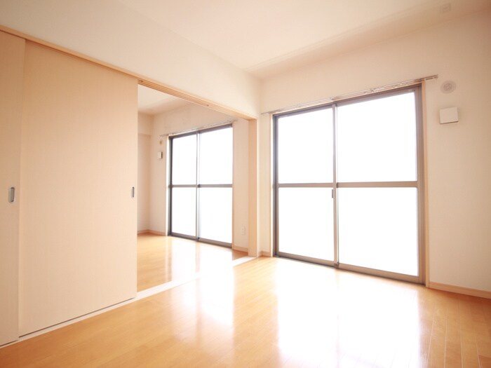 物件内観写真9　(居室)