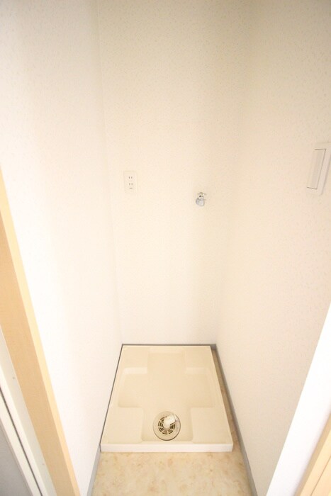 物件内観写真10　(洗濯機置場)