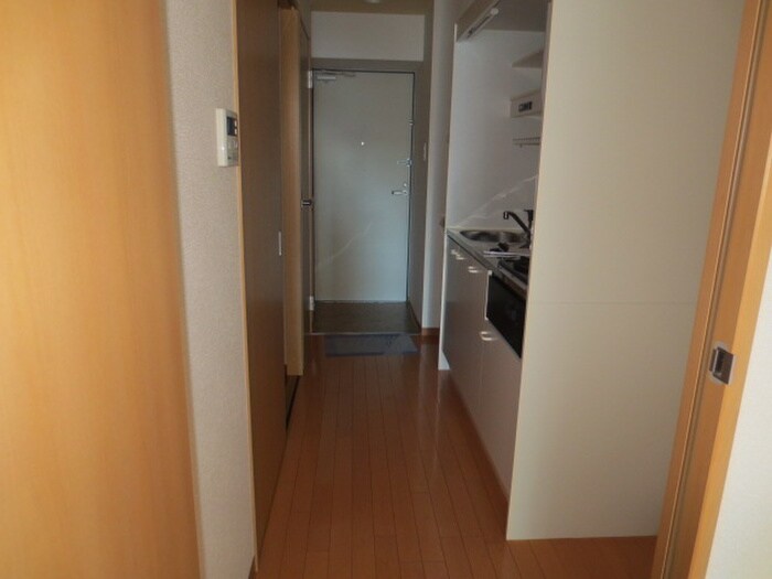 物件内観写真16　(廊下)