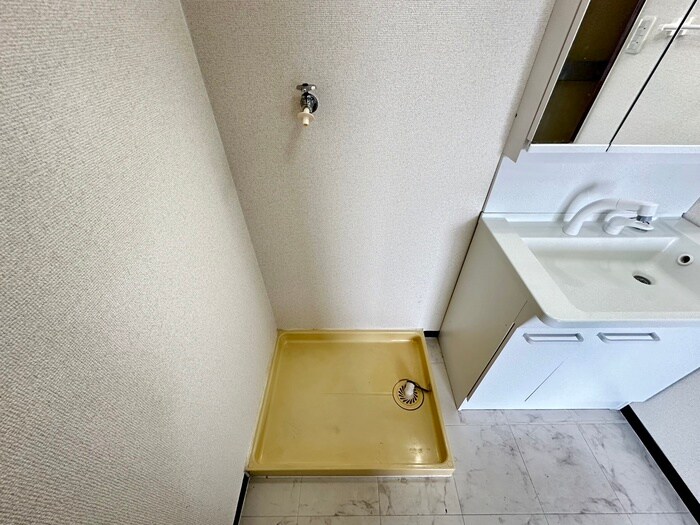 物件内観写真17　(洗濯機置場)