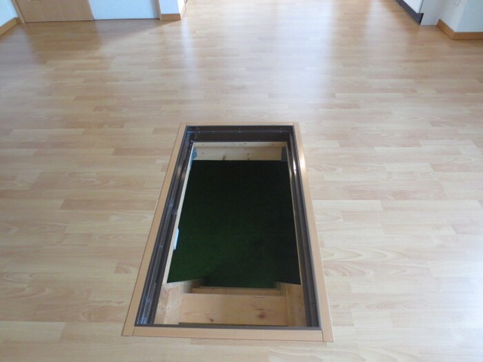 物件内観写真12　(収納)