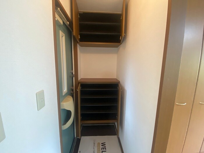 物件内観写真15　(靴箱)