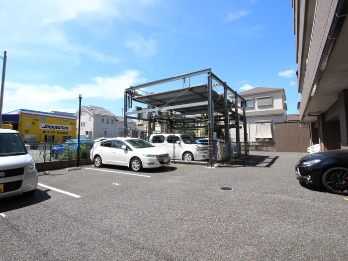 物件外観写真4　(駐車場)