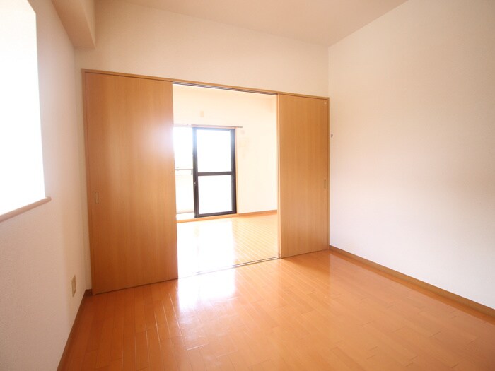 物件内観写真13　(居室)