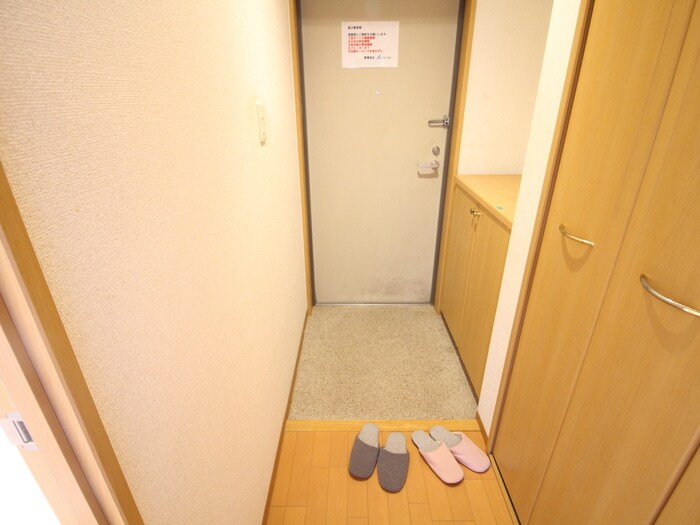 物件内観写真17　(玄関)