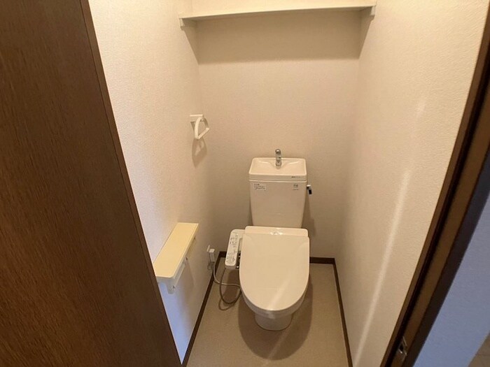 物件内観写真4　(トイレ)