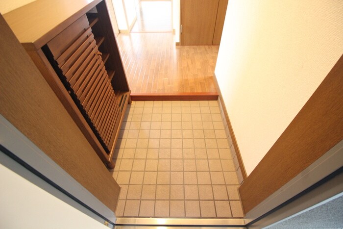 物件内観写真14　(玄関)