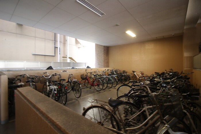 物件外観写真4　(駐輪場)