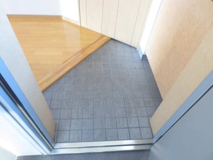 物件内観写真7　(玄関)