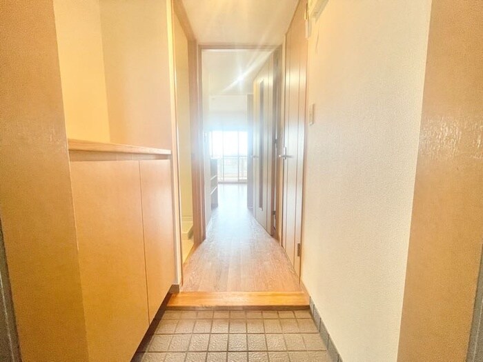 物件内観写真13　(玄関)