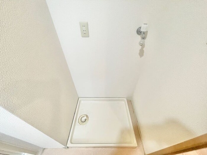 物件内観写真18　(洗濯機置場)