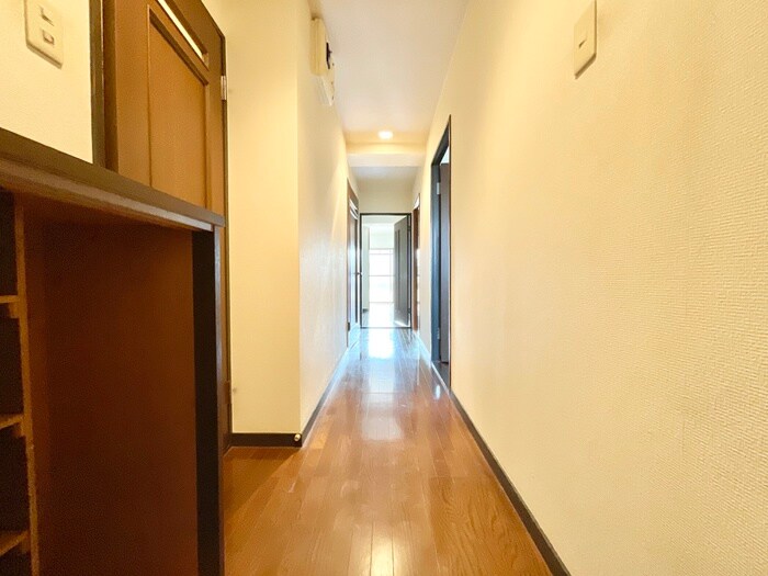 物件内観写真17　(廊下)