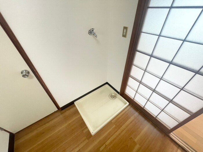 物件内観写真15　(洗濯機置場)