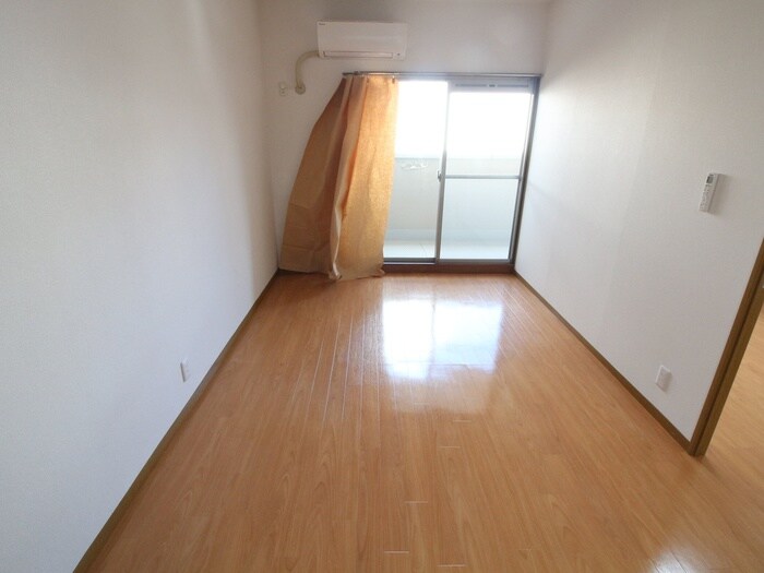 物件内観写真10　(居室)