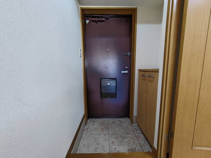 物件内観写真17　(玄関)