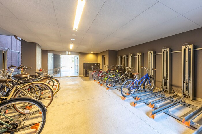 物件外観写真4　(駐輪場)