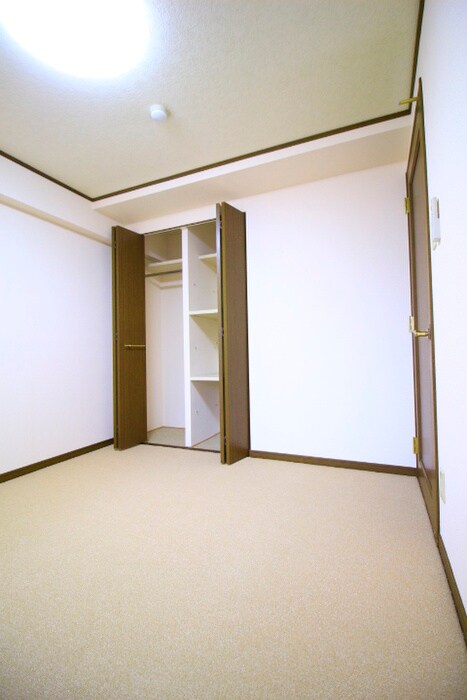 物件内観写真6　(収納)