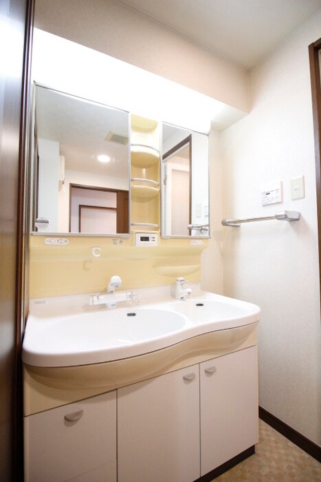 物件内観写真9　(洗面)