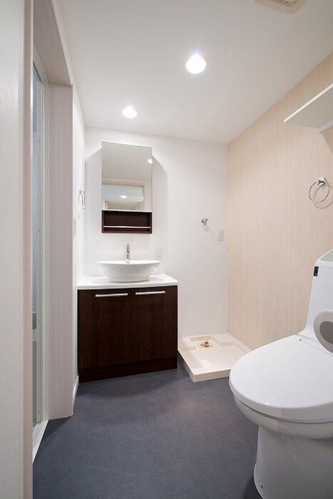 物件内観写真10　(洗濯機置場)