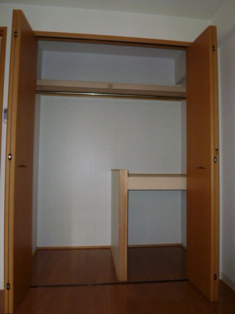 物件内観写真6　(収納)