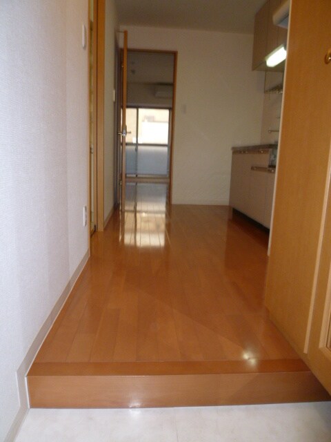 物件内観写真7　(玄関)