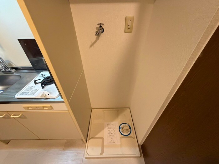 物件内観写真12　(洗濯機置場)