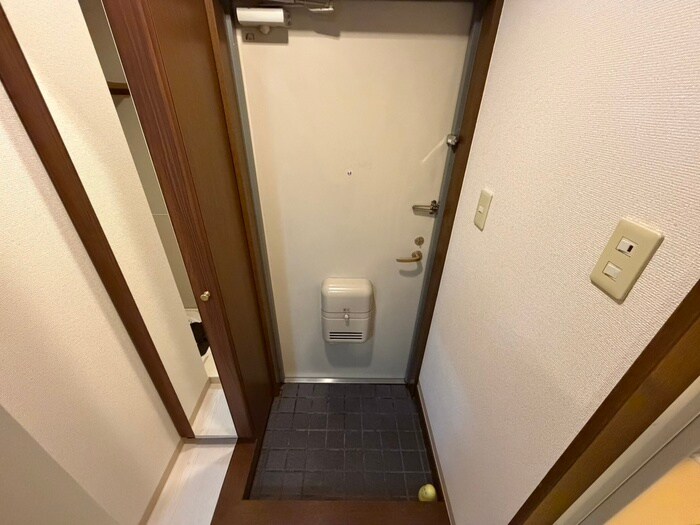 物件内観写真18　(玄関)