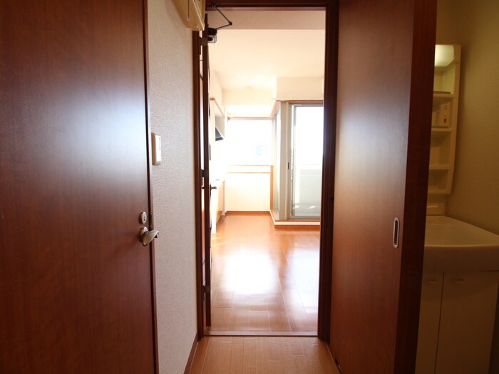 物件内観写真14　(廊下)