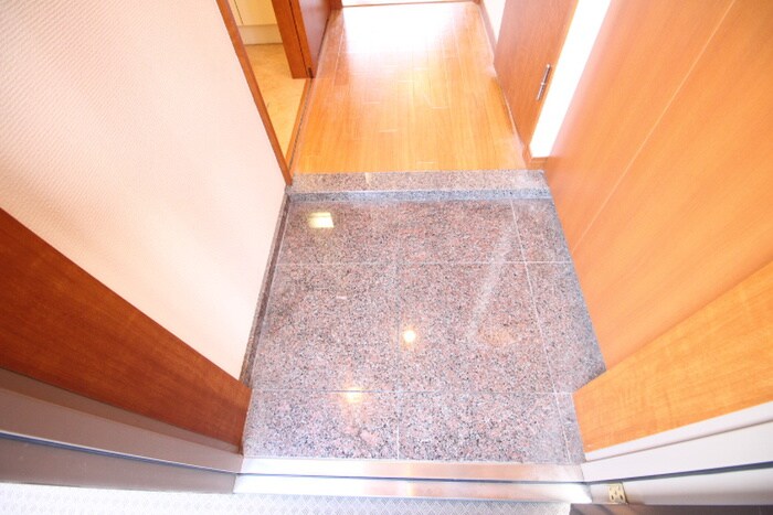 物件内観写真17　(玄関)