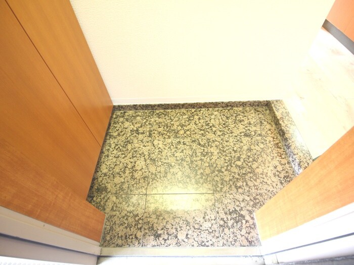 物件内観写真15　(玄関)