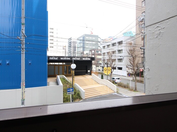 物件内観写真16　(室内からの展望)