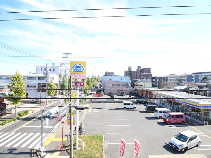 物件内観写真16　(室内からの展望)