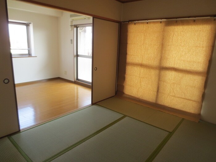 物件内観写真10　(居室)