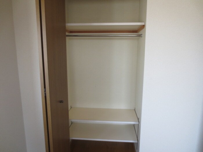 物件内観写真12　(収納)