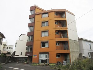 松岡マンション外観写真