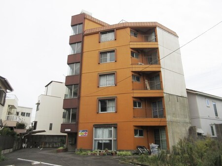 松岡マンション外観写真