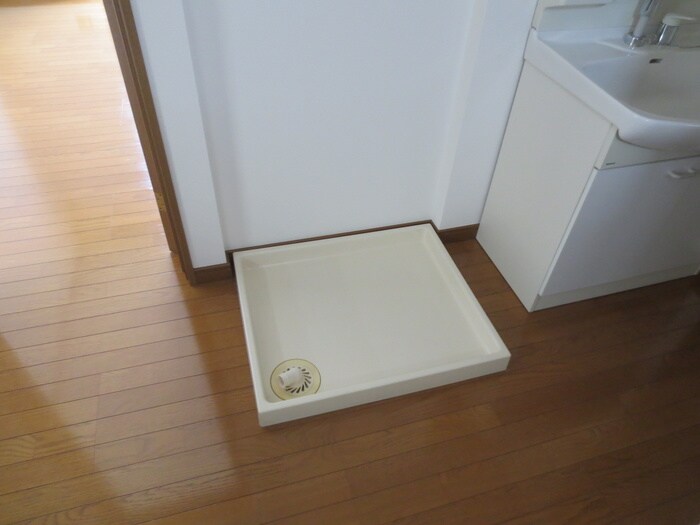 物件内観写真14　(洗濯機置場)