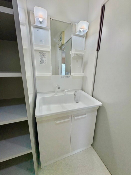 物件内観写真11　(洗面)