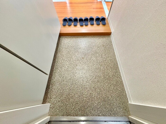 物件内観写真14　(玄関)