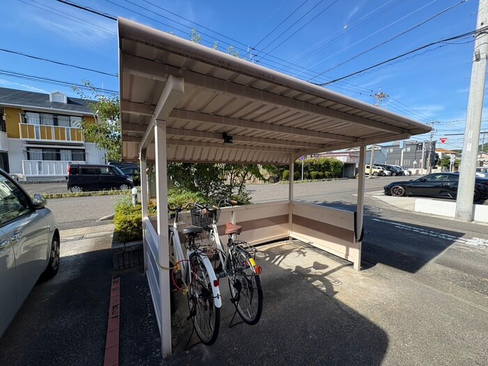 物件外観写真5　(駐輪場)
