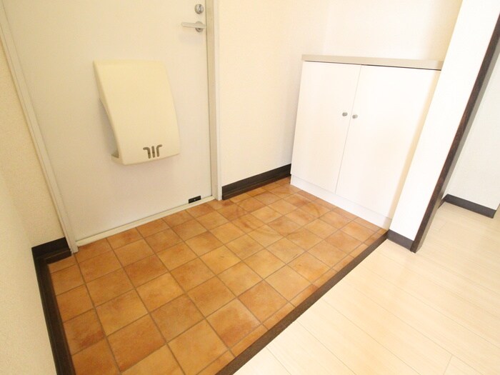 物件内観写真17　(玄関)