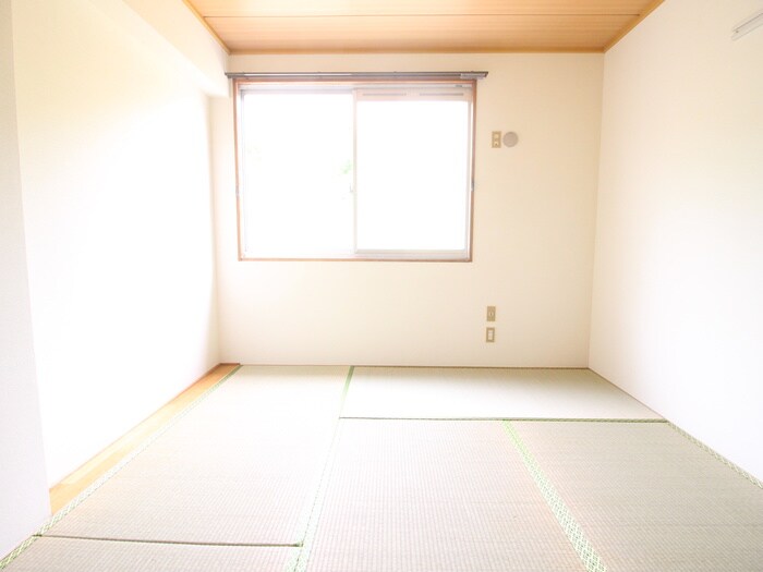 物件内観写真16　(居室)