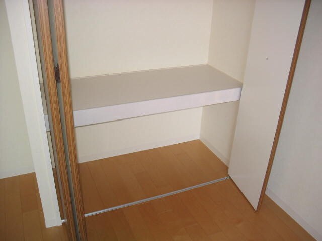 物件内観写真12　(収納)