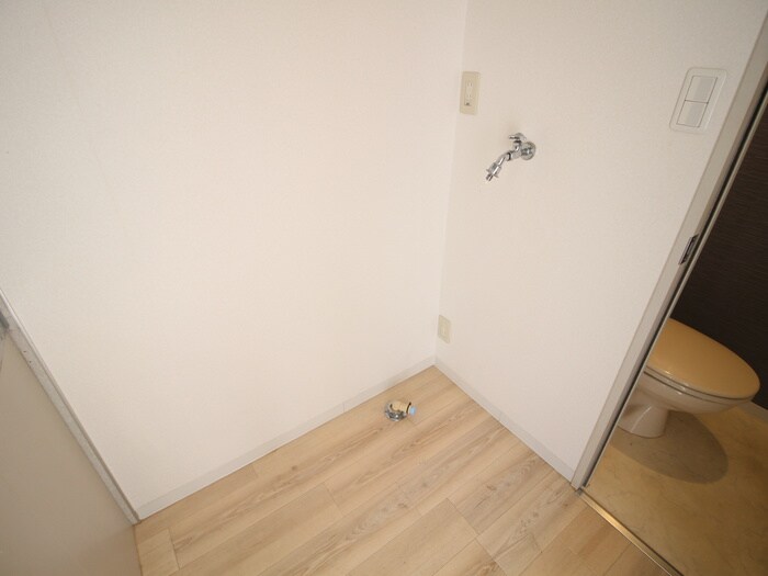 物件内観写真14　(洗濯機置場)