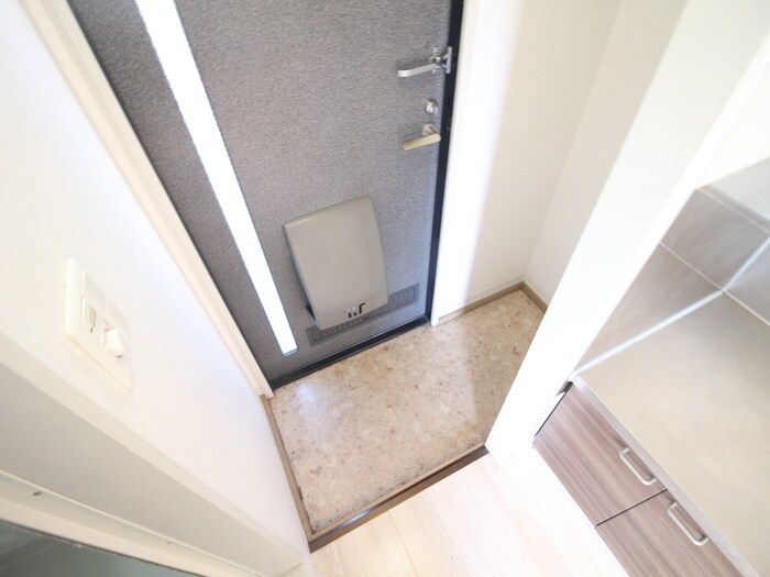 物件内観写真15　(玄関)