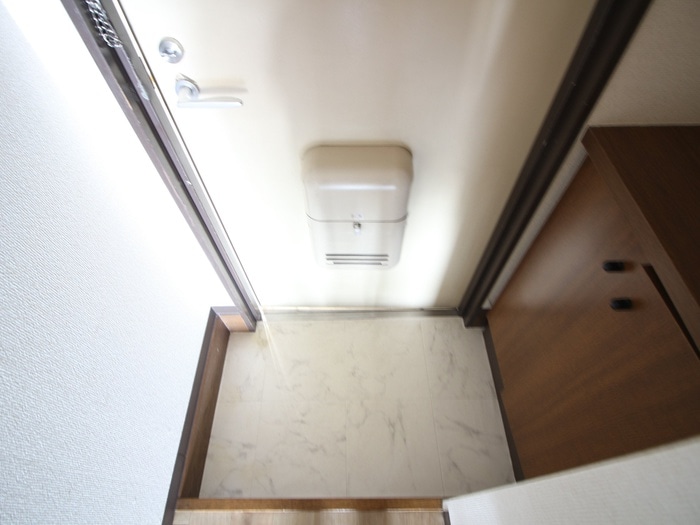 物件内観写真18　(玄関)