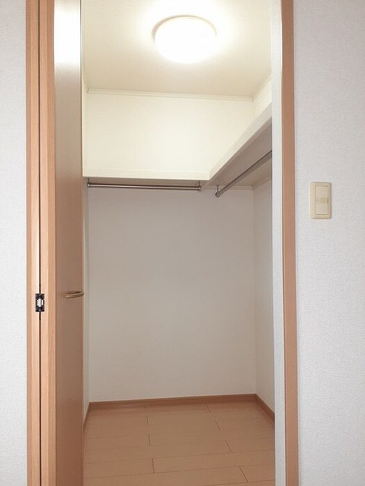 物件内観写真10　(収納)