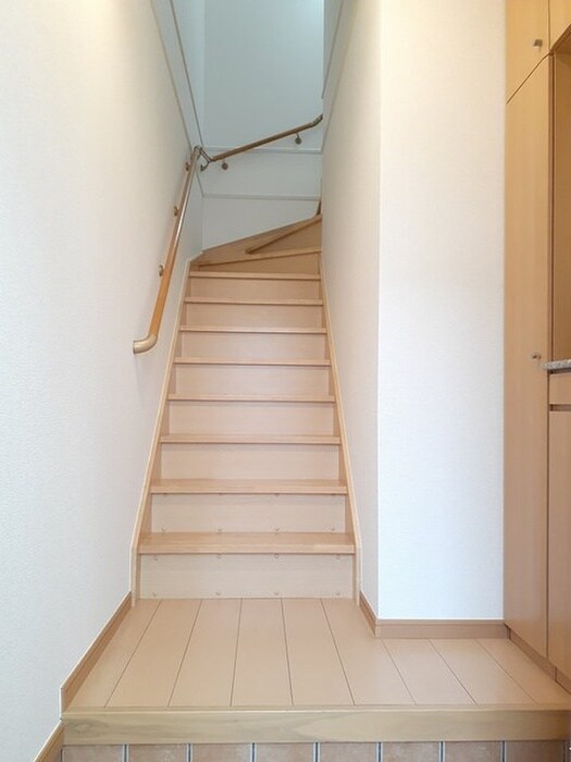 物件内観写真11　(玄関)