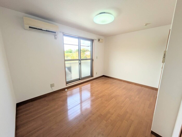 ロイヤルセゾン美里の居室