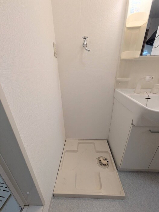 物件内観写真13　(洗濯機置場)